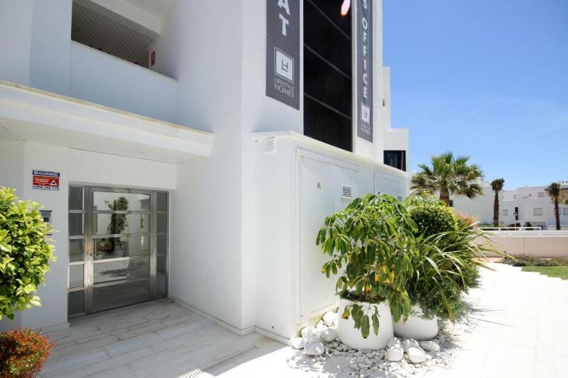 Casares Del Mar Luxury Apartments Penthouse With Beach Access المظهر الخارجي الصورة